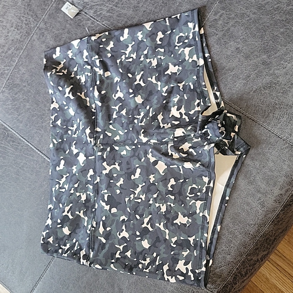 Womens Camo workout shorts NWT